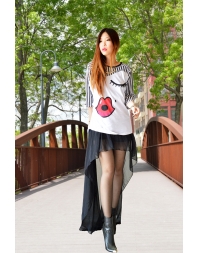 Red Lip Prints Round Collar Three Qu